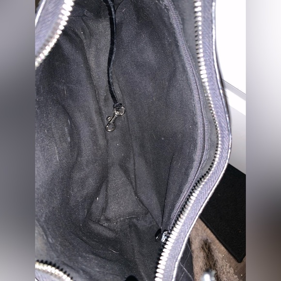 Black medium crocodile embossed dooney and bourke purse - Picture 5 of 7